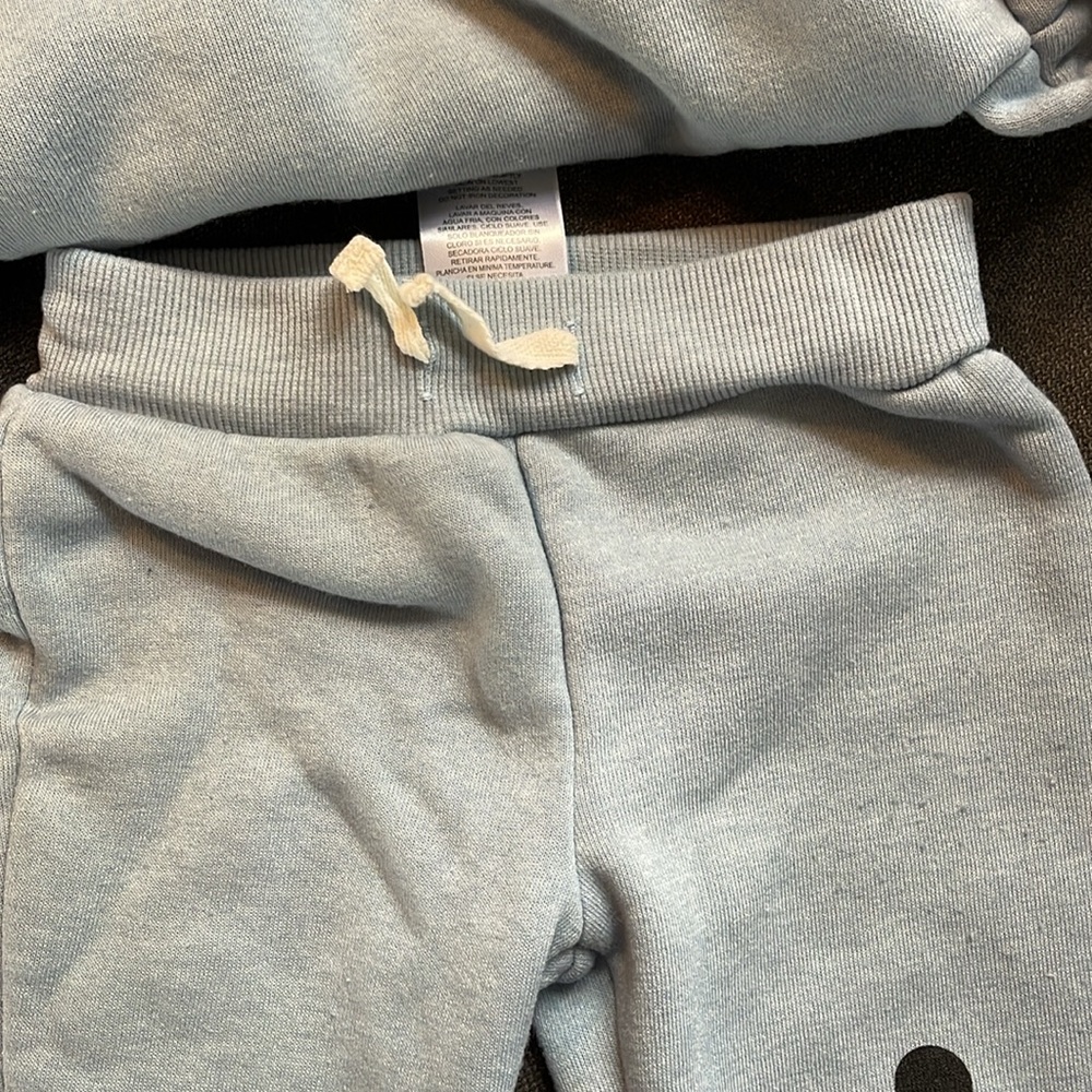 Mickey Mouse Cozy Set - Picture 4 of 4